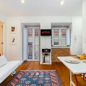 https://the-white-apartment.hotels-lisbon-portugal.com